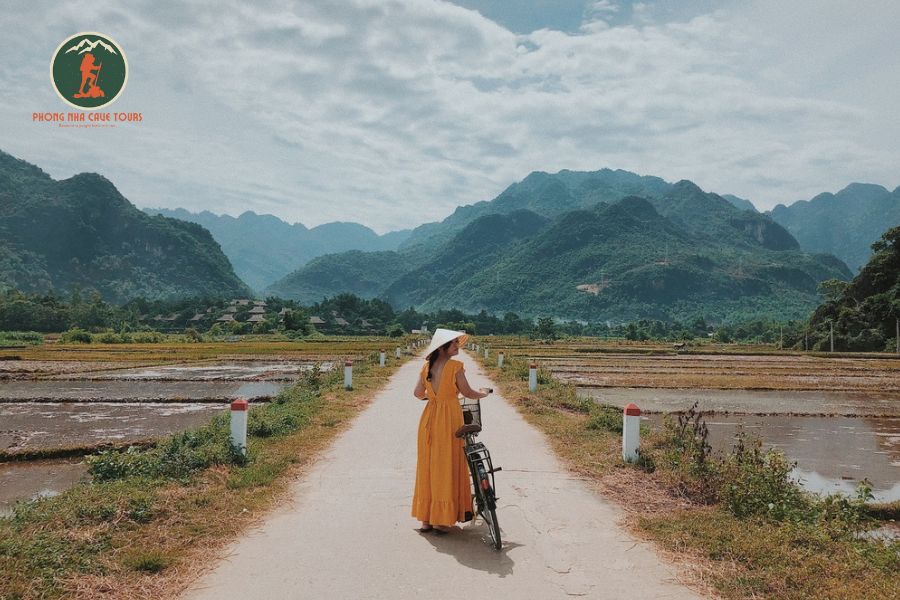 Luxury car Ninh Binh to Mai Chau - Phong Nha Cave Tours
