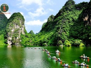 Ninh Binh to Phong Nha limousine - Phong Nha Cave Tours