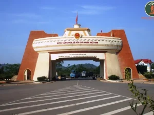 Phong Nha To Lao Bao Border By Luxury Car - Phong Nha Cave Tours