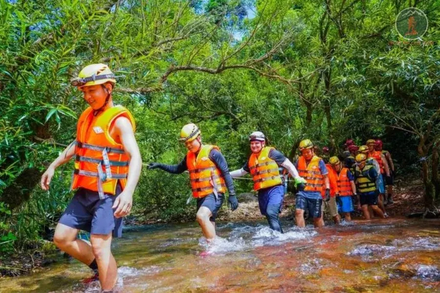 What to wear for a jungle trekking
