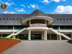 Private Car Dong Hoi to Lao Bao - Phong Nha Cave Tours